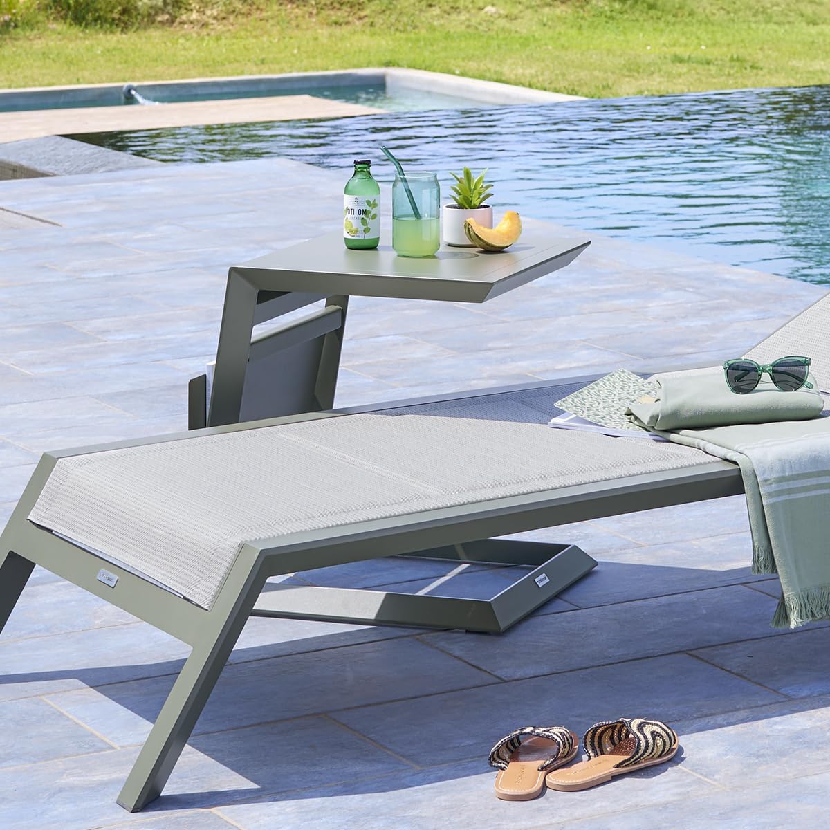 etevert - Table d'appoint Allure - 55x45x55 cm - Vert Laurier