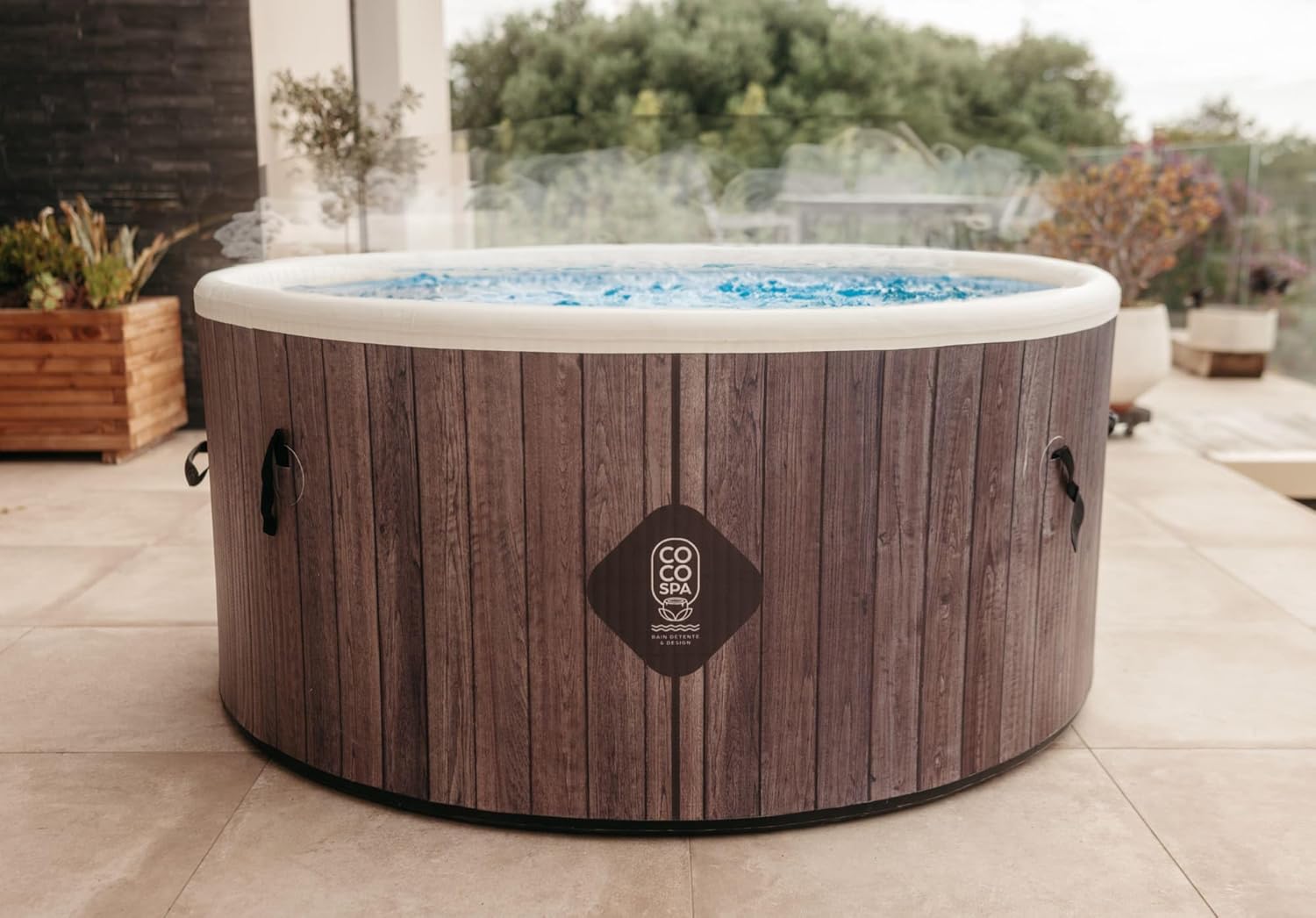 etevert Helsinki Spa Gonflable - 150 cm de diamètre - 800 litres - Moteur 2240 W - 2 à 4 Personnes - Massage 140 Jets