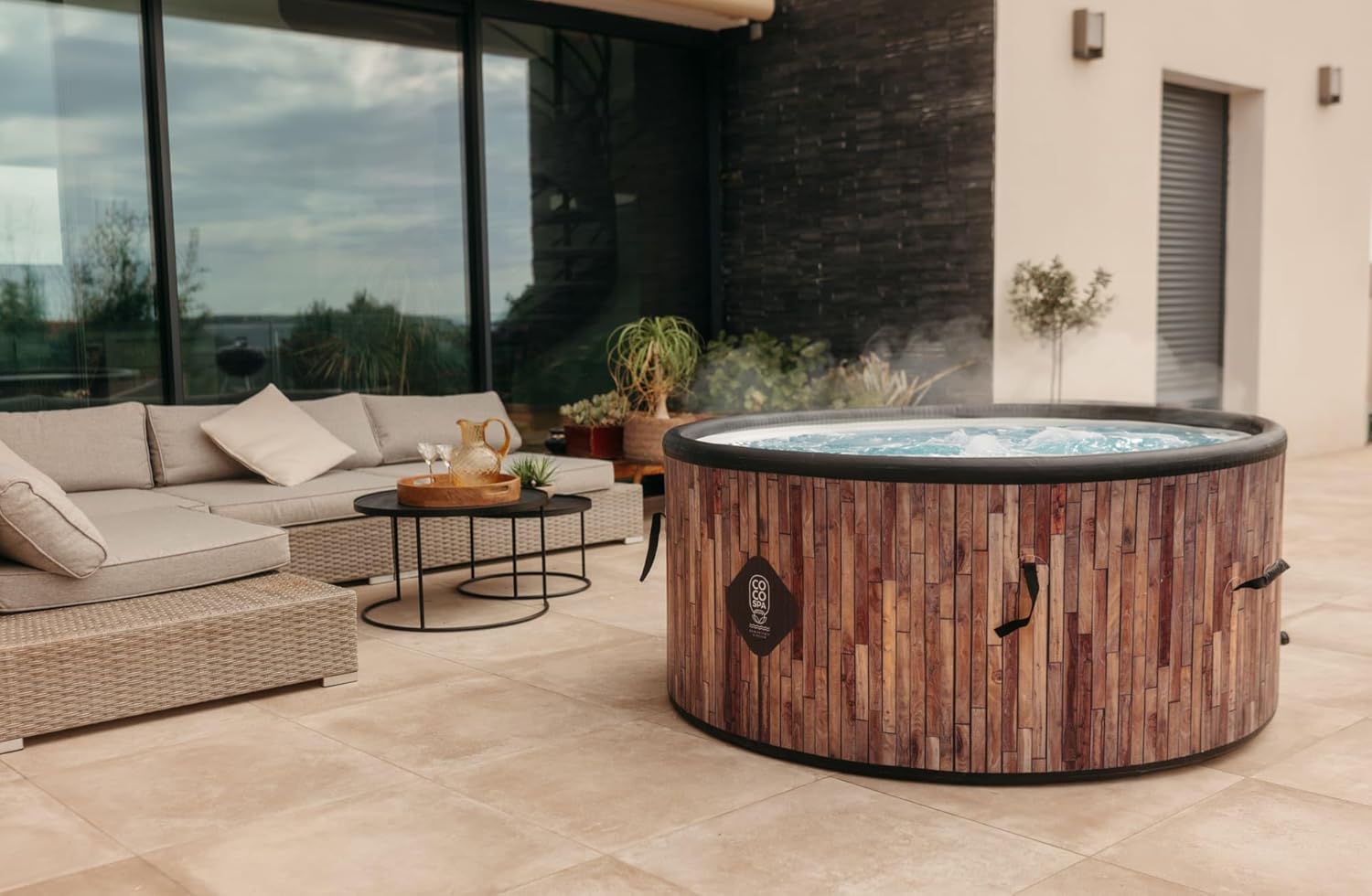 etevert Bali Spa Gonflable - 150 cm de diamètre - 800 litres - Moteur 2240 W - 2 à 4 Personnes - Massage 140 Jets