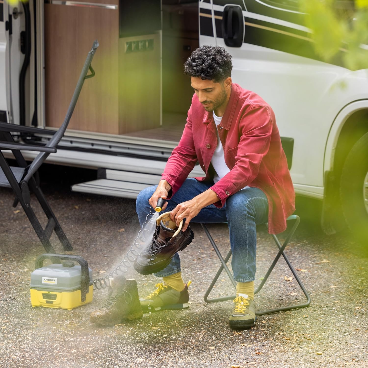 etevert Nettoyeur à Pression Mobile OC 3 + Kit Vélo, Débit : 2 L/h, Réservoir d'eau : 4 L, Tuyau : 2,8 m, Buse à Jet Plat, Brosse Universelle, Nettoyant, Bonnette Microfibres, Boîte de Rangement