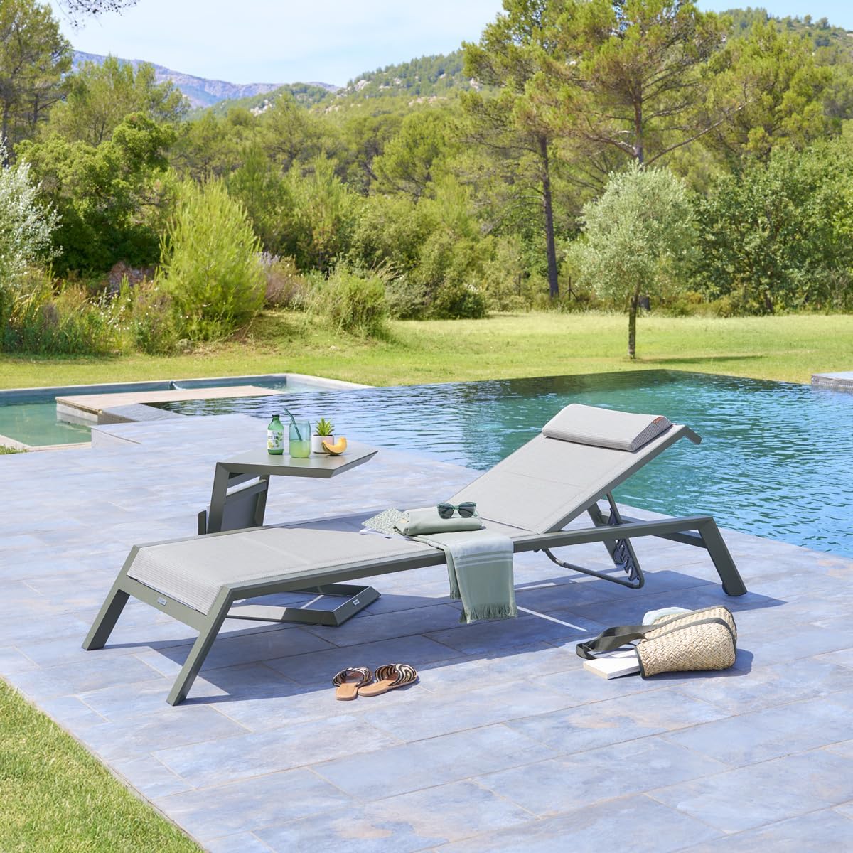 etevert - Table d'appoint Allure - 55x45x55 cm - Vert Laurier